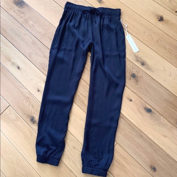 Young Fabulous & Broke Pants - Navy Young Fabulous & Broke silk joggers